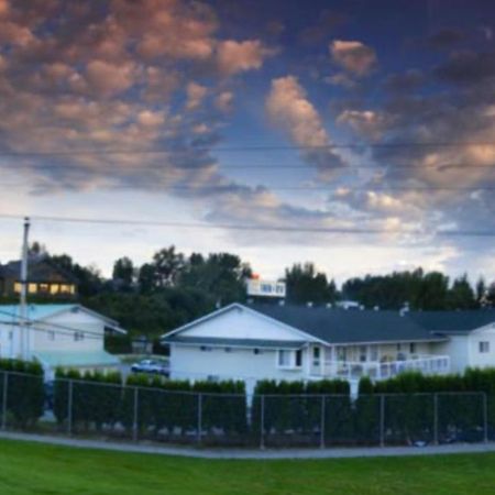 Fraser Bridge Inn Quesnel Kültér fotó