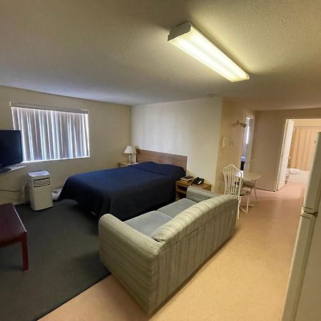 Fraser Bridge Inn Quesnel Kültér fotó