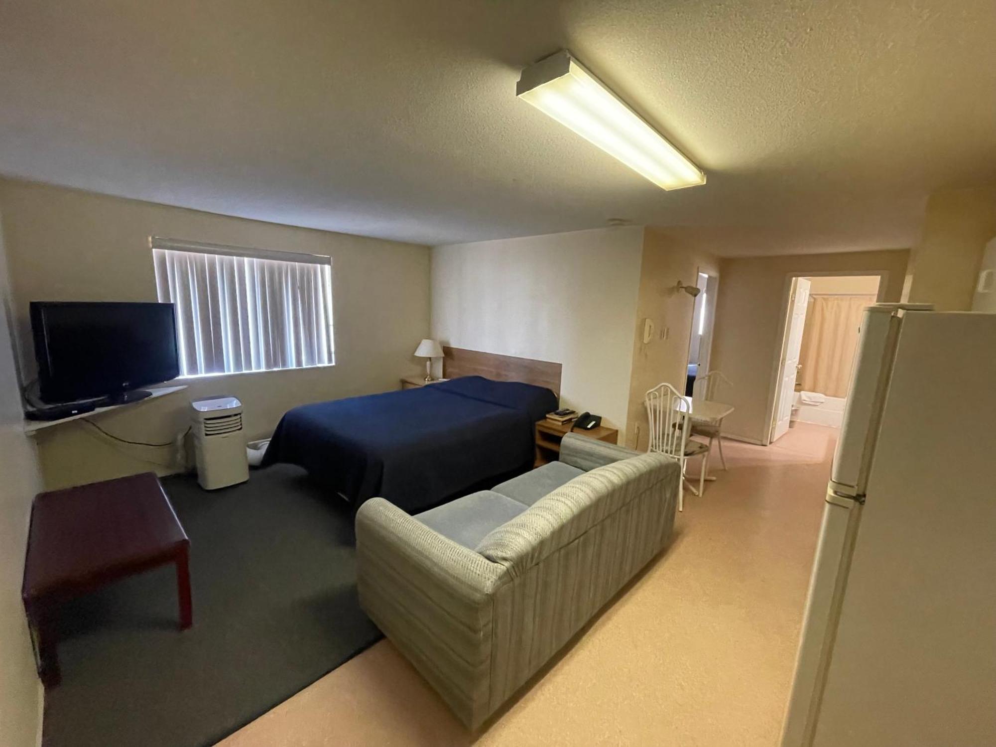 Fraser Bridge Inn Quesnel Kültér fotó